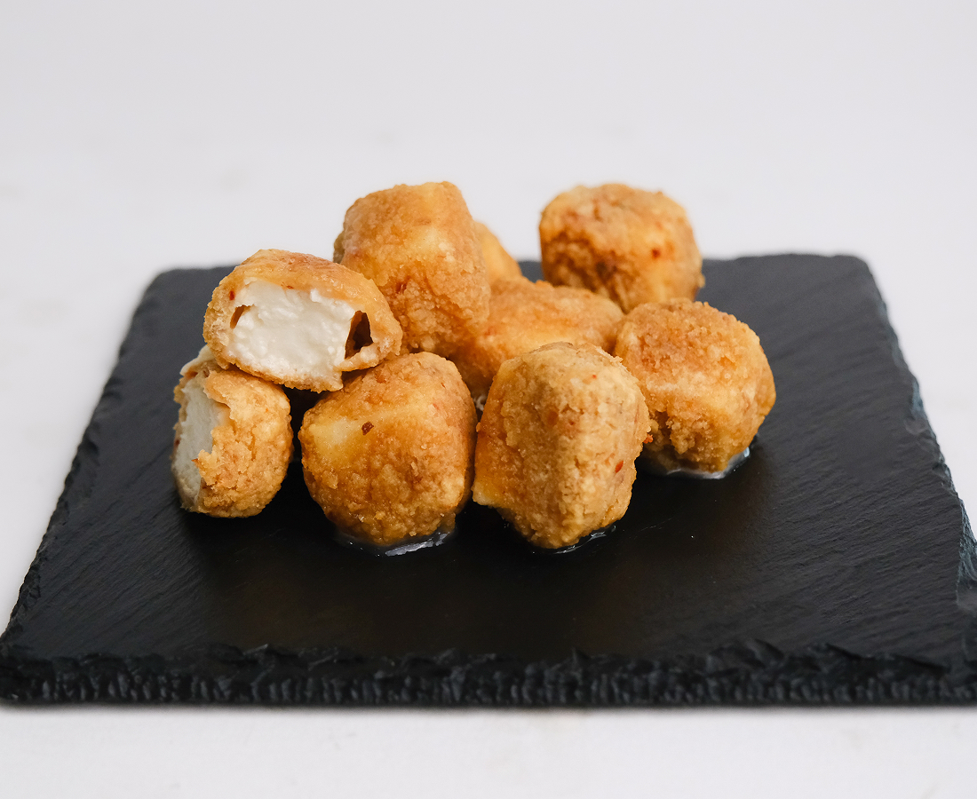 Cubos de panela con chile arbol